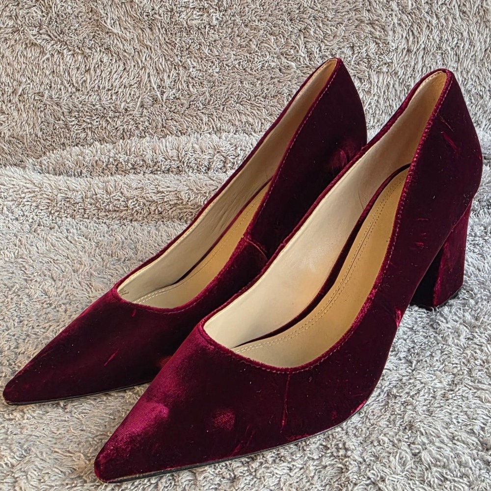 Marc Fisher Burgundy Velvet Pointed Toe Block Heel Pumps Size 9.5M Shoes